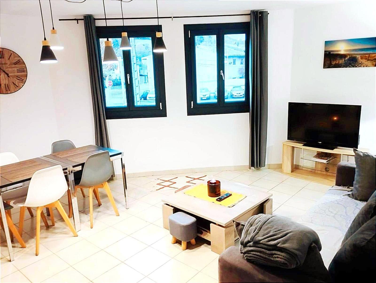 Grand Et Bel Appartement Lavelanet Buitenkant foto